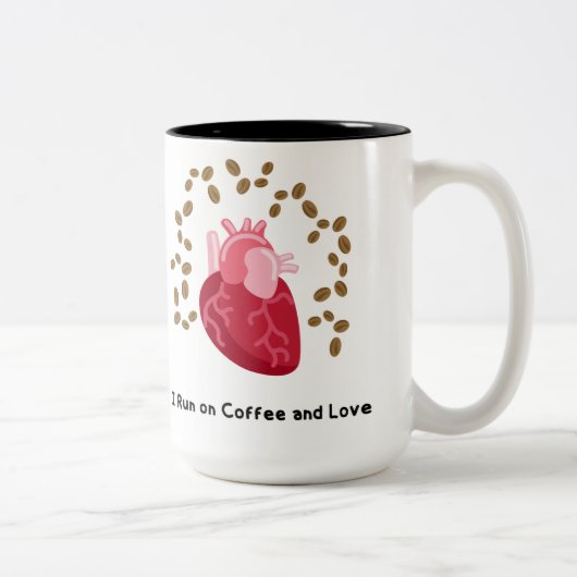 Je fonctionne au café et au mug d'amour (Droit)