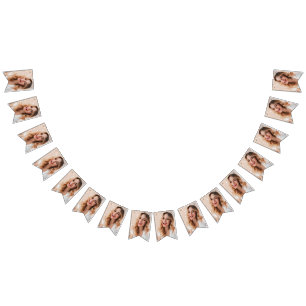 Je gezicht op een verjaardag gepersonaliseerd vlaggetjes