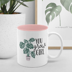 Je groeit meisje   Funny Monogram Plant Lovers Tweekleurige Koffiemok