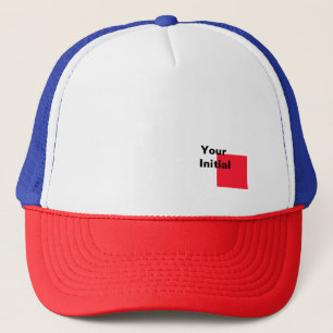 Je initiële monogram rood wit blauw trucker pet
