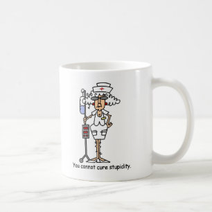 Je kunt domheid niet genezen. koffiemok