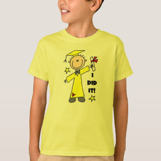 Je l'ai fait diplômé de garçon dans le T-shirt