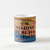 Je m'en fiche de mon black business Mug (Centre)