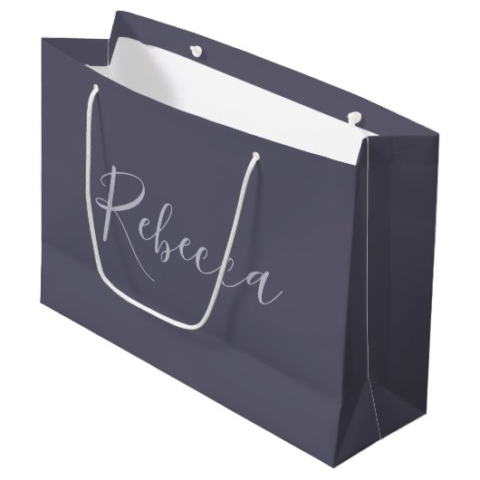 Je naam | Elegant Lavendel Script op Hazy Paarse Groot Cadeauzakje (Voorkant Gekanteld)
