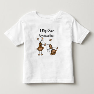 Je renverse au-dessus des T-shirts et des cadeaux