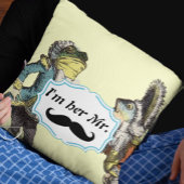 Je suis elle M. Mustard Jaune Mustache Coussin flo