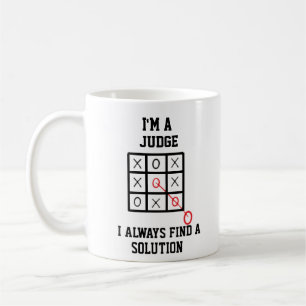 Je Suis Juge Je Trouve Toujours Une Solution Mug