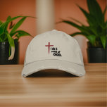 Je suis un enfant de Dieu Casquette brodé<br><div class="desc">Ce casquette est un rappel de notre identité en Christ. "Mais tous ceux qui l'ont reçu ont donné le pouvoir de devenir les fils de Dieu,  même ceux qui croient en Son nom." John 1:12,  KJV.</div>