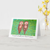 Je t'aime carte avec deux loutres tenant la main. (Fleur jaune)