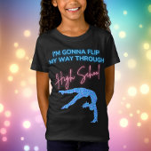 Je vais retourner à travers le T-shirt du lycée