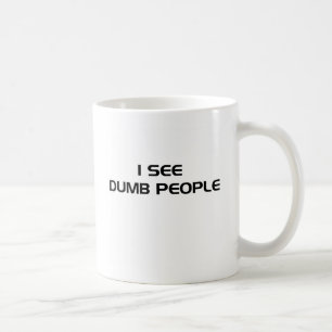 Je vois la tasse muette de personnes
