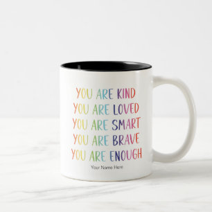 Je wordt bemind Leuk regenboog positieve Affirmati Tweekleurige Koffiemok