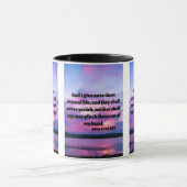 Jean 10:28 KJV Bible Verse Pic Mug à deux tons (Centre)