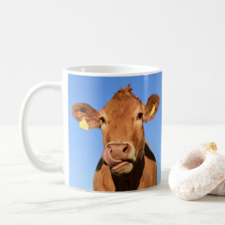 Jersey Cow Licking zijn Nose Koffiemok