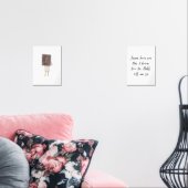 Jésus m'aime Christian Girl tenant une affiche bib (Salon)