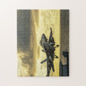 Jet die de militaire puzzel van Jigzaag afvoert (Verticaal)