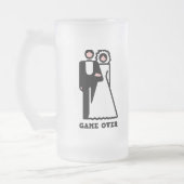 Jeu au-dessus de tasse d'enterrement de vie de (Gauche)