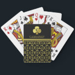 Jeu De Cartes Classy Black Gold Card s'adapte au Club Monogrammé<br><div class="desc">Ces luxueuses et personnalisées cartes de jeu ont un costume de carte motif en noir et faux or (imprimé),  avec de la place en haut pour votre monogramme et votre nom. Célébrez votre amour des jeux de cartes avec ce jeu de cartes élégant et personnalisé.</div>