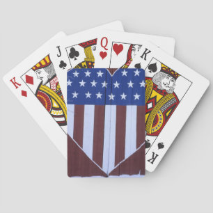 Jeu De Cartes Drapeau en forme de cœur peint sur une grange aprè