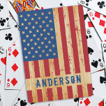 Jeu De Cartes Drapeau Rustique Américain Personnalisé Bois Patri<br><div class="desc">USA American Flag jouer aux cartes - drapeau américain,  étoiles et rayures dans un dessin rouge rouge bleu sur le bois. Personnalisez avec Nom. DROIT D'AUTEUR © 2021 Judy Burrows,  Black Dog Art - Tous droits réservés. Drapeau Rustique Américain Personnalisé Bois Patriotique Cartes de Jeu</div>