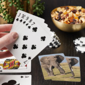 Jeu De Cartes Éléphant dans une pose agressive (In Situ)
