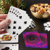 Jeu De Cartes Enceinte sur un mur fissuré (In Situ)