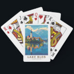 Jeu De Cartes Lake Bled Slovénie Travel Art Vintage<br><div class="desc">Design vectoriel de Lake Bled. Le lac Bled est un lac situé dans les Alpes Juliennes de la région du Haut Carniolan,  au nord-ouest de la Slovénie,  où il jouxte la ville de Bled.</div>
