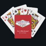 Jeu De Cartes Marié dans Fabulous Las Vegas Mariage rouge Monogr<br><div class="desc">Cette coutume unique et amusante "Marié dans Fabulous Las Vegas" mariage faveur cartes de jeu comprend un monogramme des noms de la mariée et du marié et des dates de mariage et un arrière - plan blanc. Couleurs design noir,  blanc,  rouge,  bleu,  jaune et gris.</div>