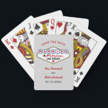 Jeu De Cartes Marié dans Fabulous Vegas Mariage Enregistrer la d<br><div class="desc">Annoncez votre mariage Vegas en style ! Ce mariage amusant "Marié à Fabulous Las Vegas", sauf la date de jeu de cartes, comporte un monogramme des noms de la mariée et du marié et la date du futur mariage avec un arrière - plan gris platine. Couleurs design noir, blanc, rouge,...</div>