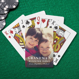 Jeu De Cartes Photo de la main gagnante de grand-mère en jouant