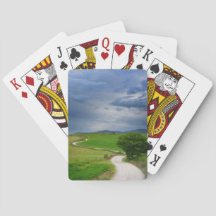 Jeu De Cartes Route d'enroulement sous un ciel foncé