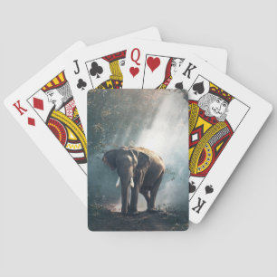 Jeu De Cartes Un éléphant asiatique dans un défrichement éclairé