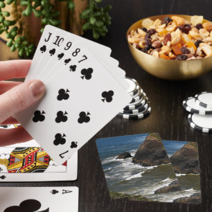 Jeu De Cartes Vagues écrasantes sur la côte rocheuse