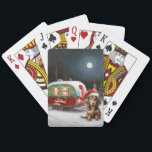 Jeu De Cartes Winter Dachshund Caravan Christmas Adventure<br><div class="desc">Laissez-vous tenter par la magie d'une nuit d'hiver enneigée alors qu'une caravane glisse gracieusement à travers le paysage illuminé par la lune. La beauté sereine de la neige scintillante et l'éclat enchanteur de la lune créent une scène captivante, promettant une aventure de Noël inoubliable remplie de chaleur, de joie et...</div>