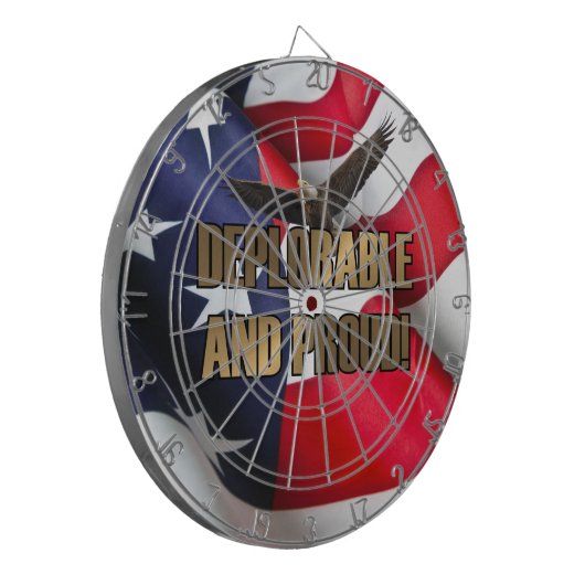 JEU DE FLÉCHETTES DÉPLORABLE ET FIER (Devant gauche)