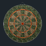 Jeu De Fléchettes Orange de vert forêt de camouflage<br><div class="desc">Cette cible orientée de chasse a un motif vert et brun de camo et des nuances alternatives d'orange. C'est un grand panneau de jeu pour des outdoorsmen,  des chasseurs et des hommes avec les cavernes camouflage-orientées d'homme. Voir plus des variations de notre magasin !</div>