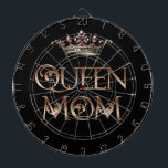 Jeu De Fléchettes Reine Maman<br><div class="desc">Reine Maman,  montrez à vos sujets que vous êtes la monarque régnante. "Reine Maman" est affiché bien en vue dans une police dorée étincelante,  digne de la royauté. Fait un excellent cadeau pour Maman à la fête des Mères.</div>