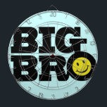 Jeu De Fléchettes Smile Big Bro noir clair bleu jaune fléchette<br><div class="desc">Badge graphique dessiné par Sarah Trett. Parfait pour les nouveaux grands frères comme un cadeau quand de nouveaux frères naissent. Conçu par Sarah Trett. Très bien situé dans une chambre pour enfants ou une salle de jeux.</div>