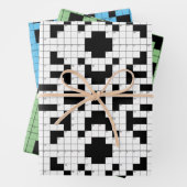 Jeu de papier d'enrobage de conception de mots cro (En situation)