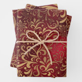 Jeu de papier d'enveloppement à motifs floraux rou (En situation)