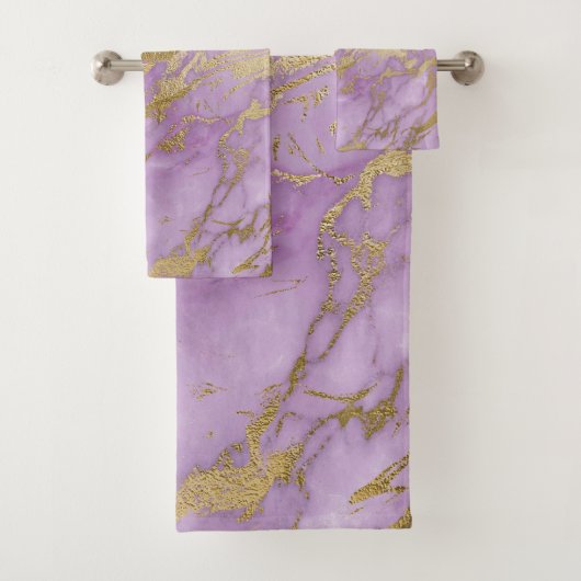 JEU DE SERVIETTES LUXE PURPLE GOLD HAMPTON (En situation)