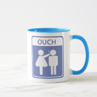 jeune fille signe une tasse