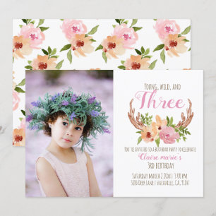 Jeune invitation d'anniversaire sauvage et trois b