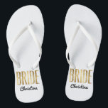 Jeune mariée chic d'or de Faux épousant<br><div class="desc">Contour élégant, chic, et moderne d'or d'impression de faux, bascules électroniques de souvenir de jeune mariée. Cette conception classique et sophistiquée est parfaite pour la jeune mariée chique, à la mode, et élégante. Portez-les à votre partie de bachelorette ou à n'importe quel événement de pré-mariage. Toute la conception d'impression de...</div>
