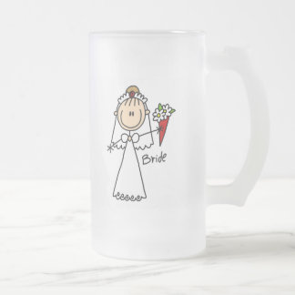 Jeune mariée jetant la tasse de bouquet
