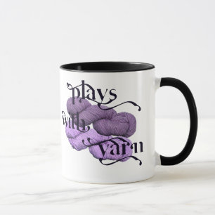 Jeux avec la tasse d'histoire pour des tricoteuses