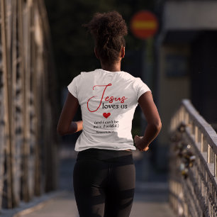 Jezus houdt van ons Rode Hart Schriftuur Tri-Blend Shirt