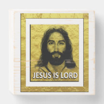Jezus is Lord Gold en White Design
