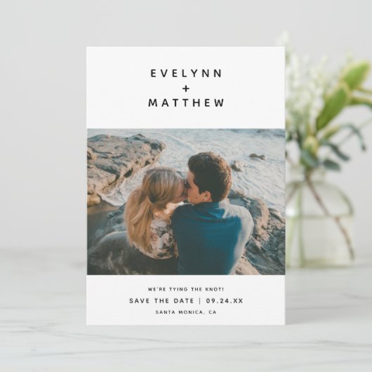 Jij Plus mij | Eenvoudige moderne namen | Zwart Save The Date (Staand voorkant)