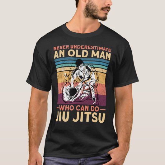 Jiu Jitsu Bjj onderschat nooit een oud Man dat T-shirt (Voorkant)